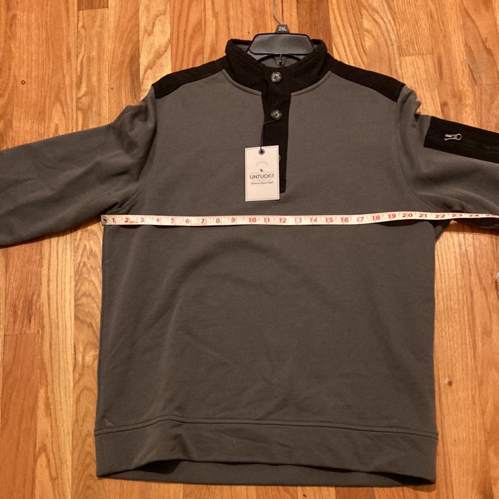 UNTUCKit NEW 3 Button Sweater/Shirt. NWT - Picture 7 of 7